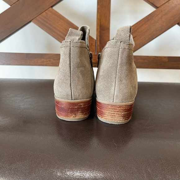 Diba Layla taupe suede bootie zippered side pull on women’s 8.5 - Picture 4 of 17